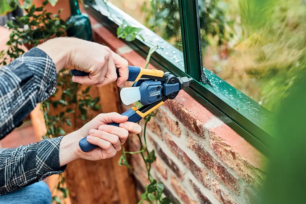 How to Choose the Right Blind Rivet: Types, Sizes, and Applications